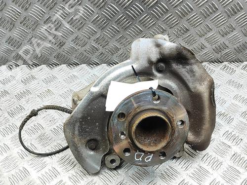 Used Right front steering knuckle BMW i3 (I01) Electric (170 hp) 31314783