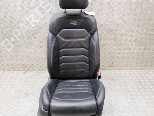 right-front-seat-vw-touareg-cr7-rc8-2017-40290691 main image