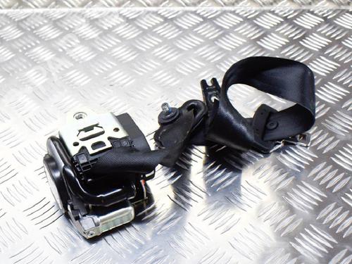 Used Rear right seatbelt VOLVO V60 I (155) D4 (190 hp) 6864522