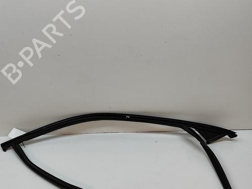 Used Door moulding trim VOLVO XC90 II (256) B5 Mild Hybrid AWD (250 hp) 28556004