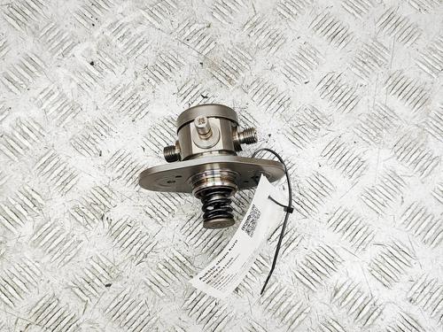 Used Injection pump BMW X1 (F48) sDrive 20 i (192 hp) 32170646