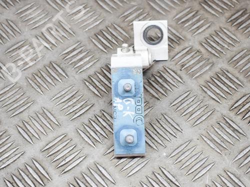 hingedoor-check-strap-mercedes-benz-a-class-w177-2018-27757383 main image