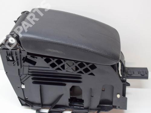Used Armrest / Center console Armrest / Center console VW SCIROCCO III (137, 138) 2.0 TDI (140 hp) 8352600 8352600