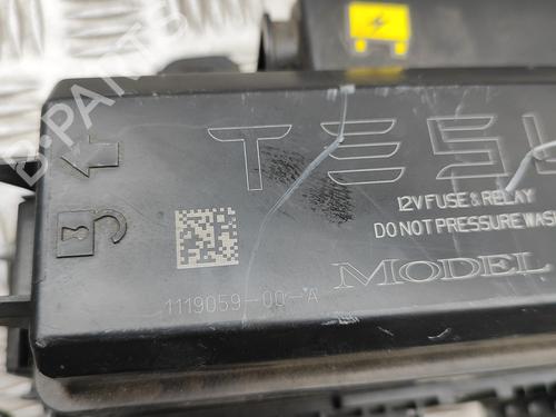 Fuse box TESLA MODEL S (5YJS) P100D AWD | BP30394338E1 