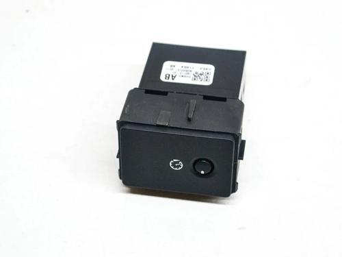 switch-jaguar-f-type-coupe-x152-30-scv6-gx5311654ab-2013-7732865 main image