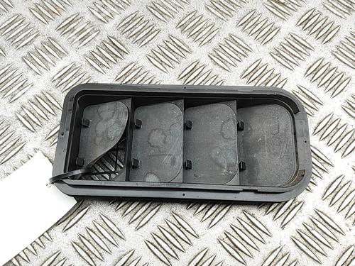 grille-audi-q4-e-tron-suv-f4b-2020-32119605 main image