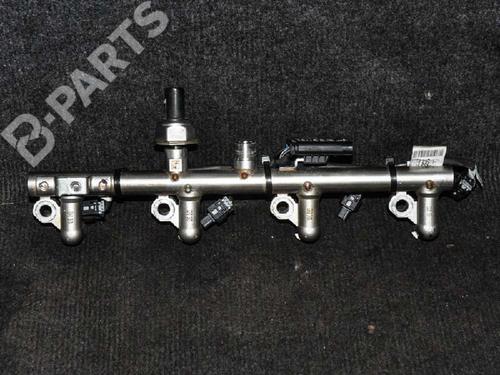 Used Injection rail MERCEDES-BENZ C-CLASS (W204) C 180 Kompressor (204.046) (156 hp) 8895580