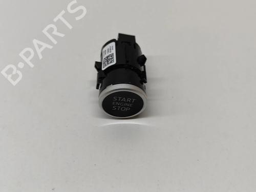 switch-audi-a3-sportback-8ya-8yf-2019-27775117 main image