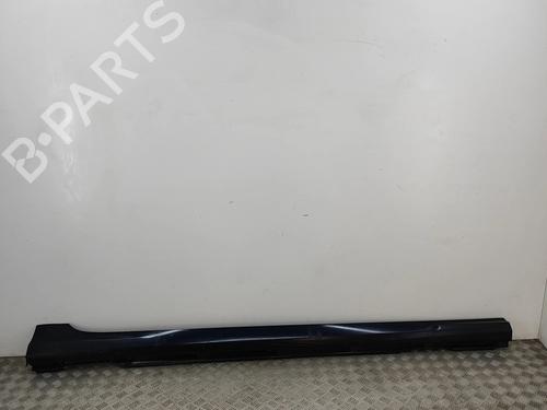 Used Right sideskirt Right sideskirt 38070075 38070075