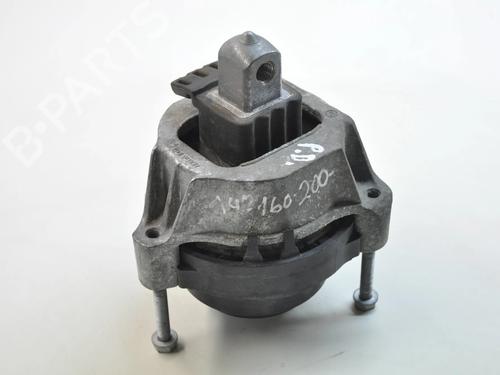 Used Engine mount BMW 5 (G30, F90) 530 d (265 hp) 9902539