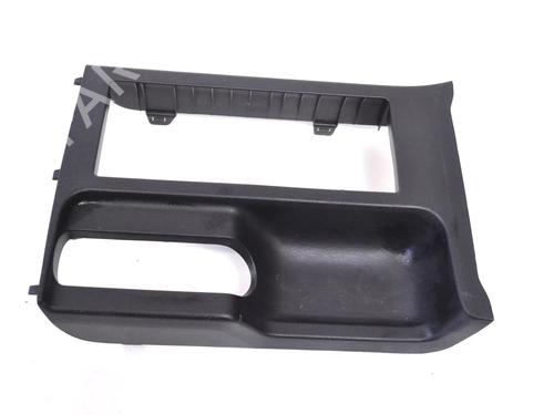 Used Middle console SUZUKI GRAND VITARA II (JT, TE, TD) 1.9 DDiS All-wheel Drive (JT419, TD44, JB419WD, JB419XD,... (129 hp) 30267083