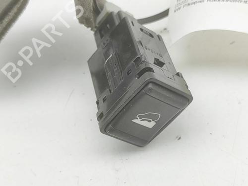 switch-nissan-navara-np300-pickup-d23-d23t-2014-34218178 main image