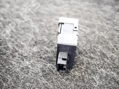 Switch PEUGEOT 208 I (CA_, CC_) 1.2 VTI 82 | BP6743104I30 