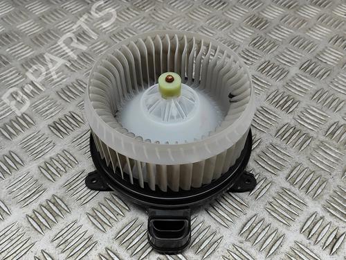 Heater blower motor LAND ROVER DISCOVERY V (L462) 3.0 D 4x4 | BP16944833M62