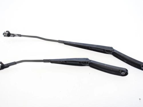 Used Front windshield wiper arm BMW X3 (F25) xDrive 30 d (258 hp) 30209571