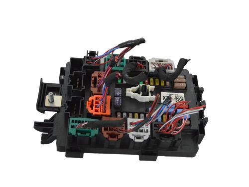 Fuse box TESLA MODEL X (5YJX) P100D AWD | BP30894566E1 - Image 2