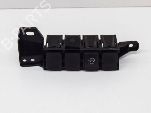 Used Switch NISSAN QASHQAI II SUV (J11, J11_) 1.3 DIG-T (140 hp) 27749620