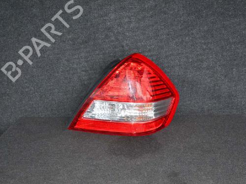 Used Right taillight NISSAN TIIDA Saloon (SC11) 1.6 (C11L) (110 hp) 6817426
