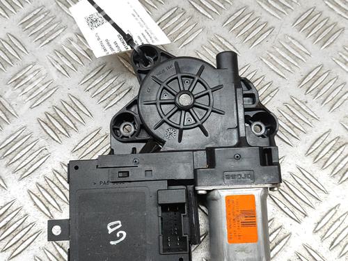 Used Right rear window motor VOLVO V50 (545) D2 (114 hp) 28546573