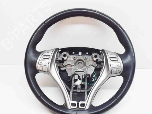 Used Steering wheel NISSAN QASHQAI II (J11, J11_) 1.5 dCi (110 hp) 6758319