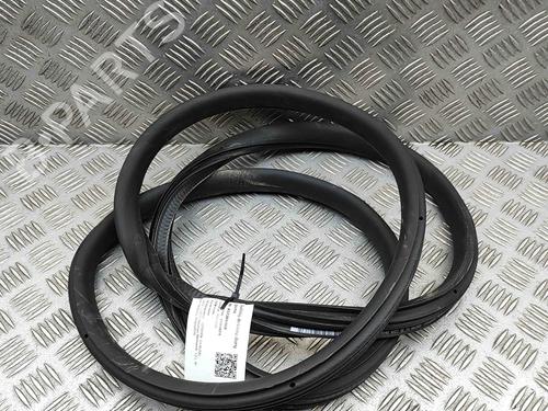 Used Rubber door seal CITROËN C3 III (SX) 1.2 THP 110 (SXHNPS, SXHNZT, SXHNZ6) (110 hp) 29459146