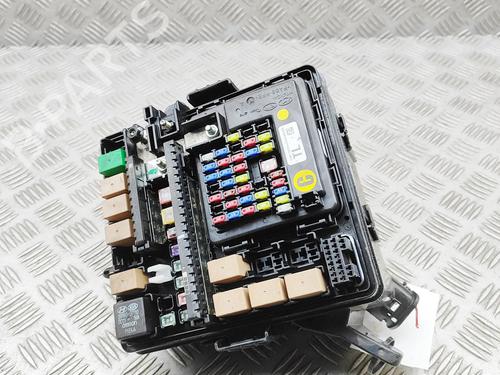 Used Fuse box Fuse box 36358717 36358717