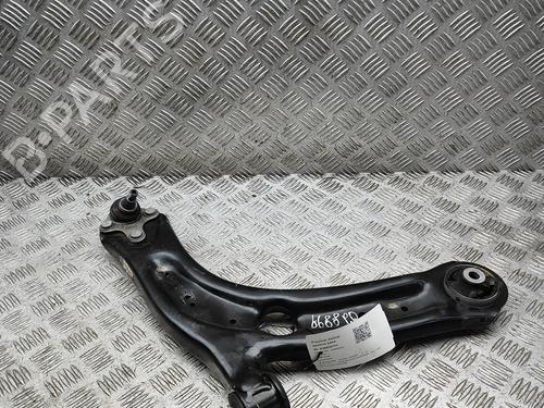 hjre-fortil-brearm-skoda-karoq-nu7-nd7-2017-39534917 main image