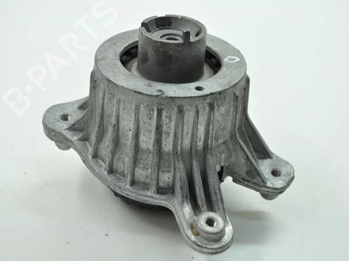 Used Engine mount MERCEDES-BENZ C-CLASS (W205) C 200 BlueTEC / d (205.037) (136 hp) 30240278