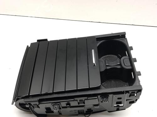 Used Cup/Object holder Cup/Object holder MERCEDES-BENZ EQB (X243) EQB 350 4-matic (243.612) (292 hp) 39748995 39748995