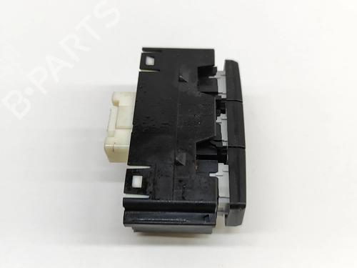 Switch TOYOTA AURIS (_E18_) 1.8 Hybrid (ZWE186_, ZWE186R) | BP23561748I30