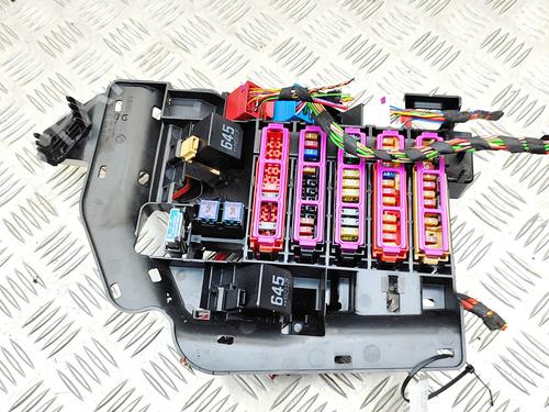 Used Fuse box Fuse box 39458230 39458230
