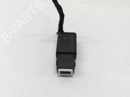Used Electronic module PEUGEOT 2008 II (UD_, US_, UY_, UJ_, UR_, UC_) e-2008 (UKZKXZ) (136 hp) 29042506