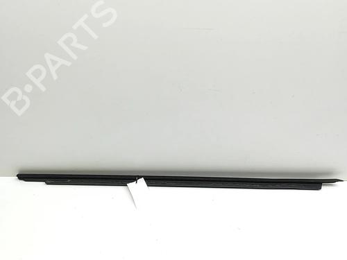 Used Door moulding trim BMW 3 (G20, G80, G28) 330 e Plug-in-Hybrid (292 hp) 30108973