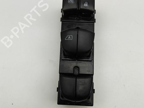 Used Left front window switch NISSAN LEAF (ZE0) Electric (109 hp) 26410565