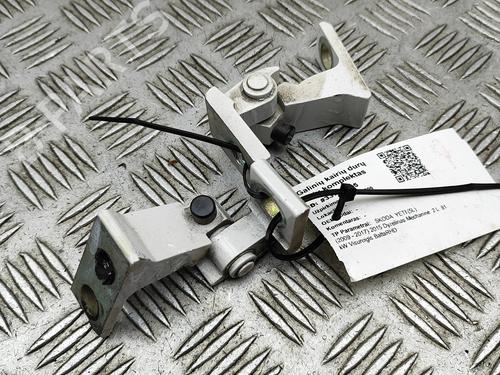 Used Hinge/Door check strap SKODA YETI (5L) 2.0 TDI 4x4 (110 hp) 31903318