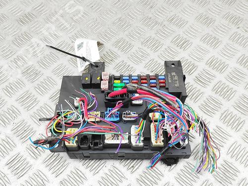 Used Fuse box Fuse box 37076820 37076820