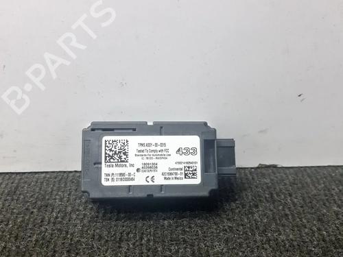 Módulo eletrónico TESLA MODEL 3 (5YJ3) EV AWD (351 hp) 27748611