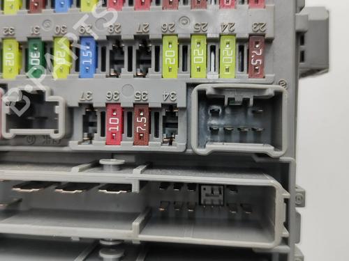 Fuse box HONDA CIVIC VIII Saloon (FD, FA) 1.3 IMA (FA3, FD3) | BP25216807E1 