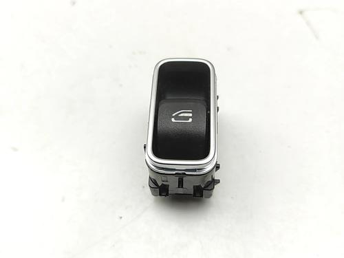 Used Left front window switch MERCEDES-BENZ GLA (H247) GLA 200 d (247.712) (150 hp) 32143050