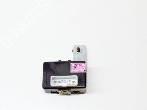 Used Electronic module HYUNDAI SANTA FÉ II (CM) 2.2 CRDi 4x4 (155 hp) 8842717