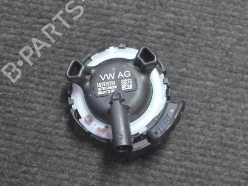 electronic-sensor-vw-passat-b8-3g2-cb2-20-tdi-4motion-3q0959354-2014-6726364 main image