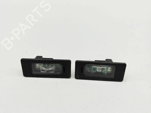 Used Licence plate light LAND ROVER DISCOVERY V (L462) 3.0 Td6 4x4 (258 hp) 30130958