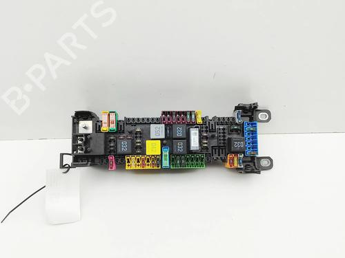Used Fuse box Fuse box 38329133 38329133