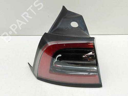 Used Left taillight Left taillight TESLA MODEL Y (5YJY) Long Range All-wheel Drive (514 hp) 33394434 33394434