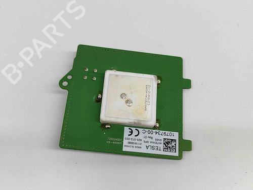 Antenne/Base TESLA MODEL 3 (5YJ3) EV Performance AWD (462 hp) 28431151