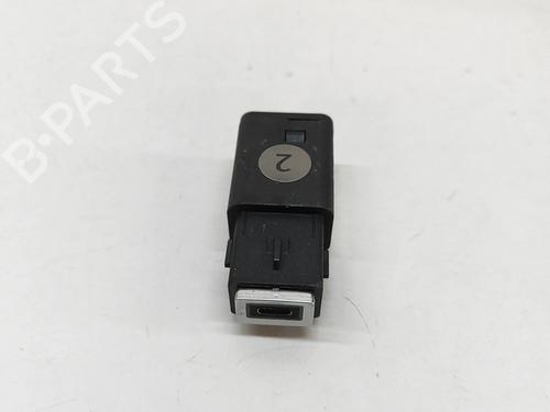 Used Electronic module Electronic module PEUGEOT 2008 II (UD_, US_, UY_, UJ_, UR_, UC_) e-2008 (UKZKXZ) (136 hp) 33374169 33374169