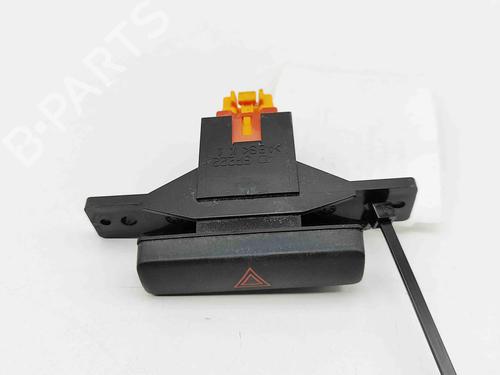 Used Warning switch Warning switch SUZUKI GRAND VITARA II (JT, TE, TD) 2.4 All-wheel Drive (JT424, JB424, TDA4) (166 hp) 33375376 33375376