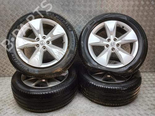 flgst-volvo-xc40-536-2017-37797291 main image
