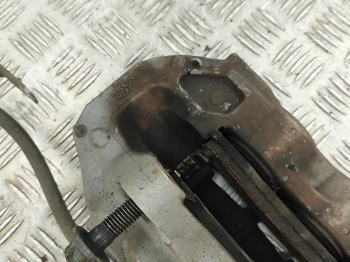 Venstre bremsekaliber foran TESLA MODEL 3 (5YJ3) EV AWD | BP28432537M105 
