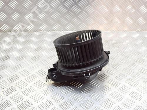 Used Heater blower motor BMW 4 Coupe (F32, F82) 420 d (184 hp) 8843119